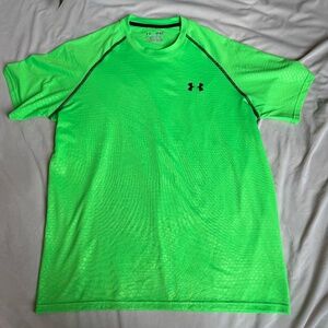 Under Armor Heat Gear Loose Fit Men's Short Sleeve SIZE M